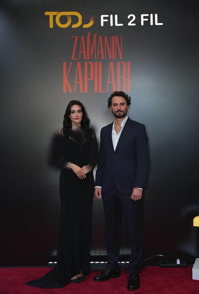 دانلود سریال دروازه های زمان Zamanin Kapilari 2024